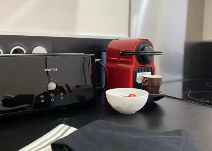 Le Cathedrale-poitierscentre-la Conciergerie * Poitiers